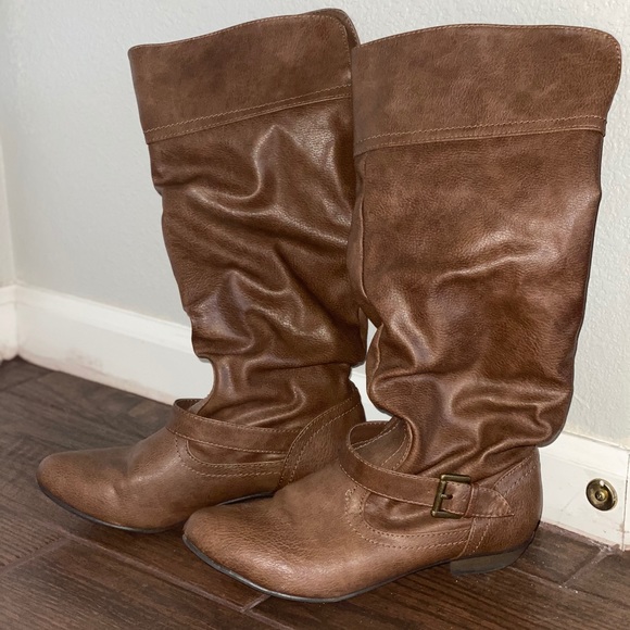 Shoes - Picture 2 of 3